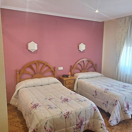 Hostal Pachin Mieres  Exteriér fotografie