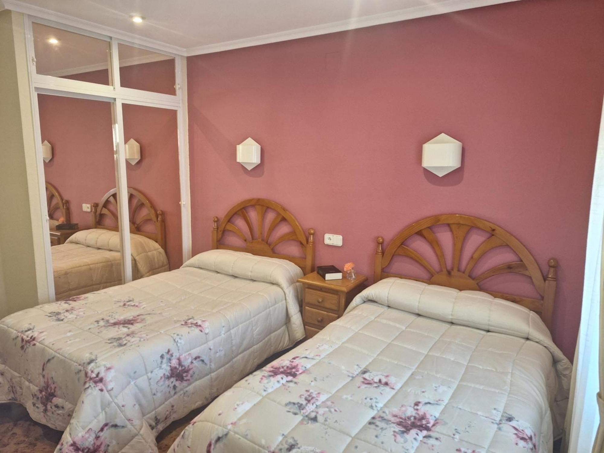 Hostal Pachin Mieres  Exteriér fotografie