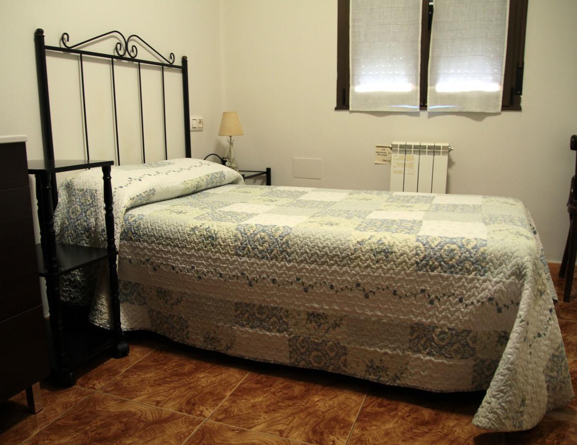 Hostal Pachin Mieres  Exteriér fotografie
