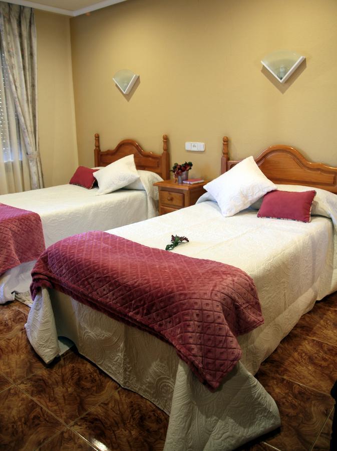 Hostal Pachin Mieres  Exteriér fotografie