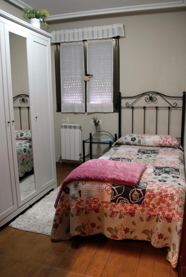 Hostal Pachin Mieres  Exteriér fotografie