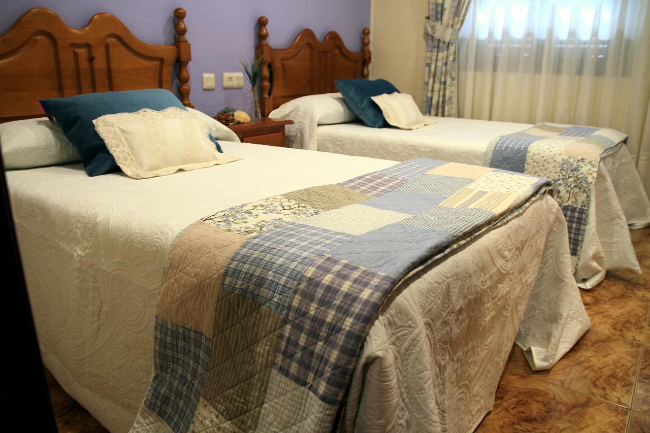 Hostal Pachin Mieres  Exteriér fotografie